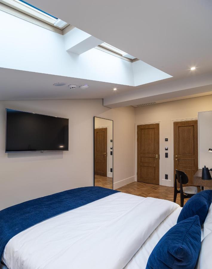 On The Square Hotel ลวีฟ ภายนอก รูปภาพ