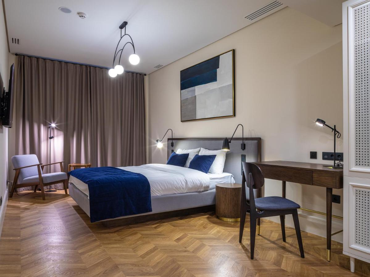 On The Square Hotel ลวีฟ ภายนอก รูปภาพ