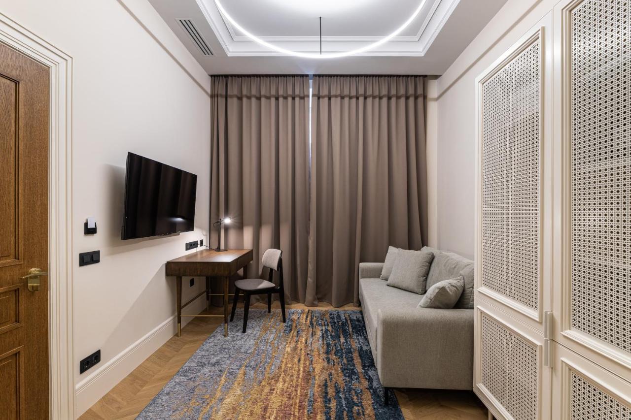 On The Square Hotel ลวีฟ ภายนอก รูปภาพ
