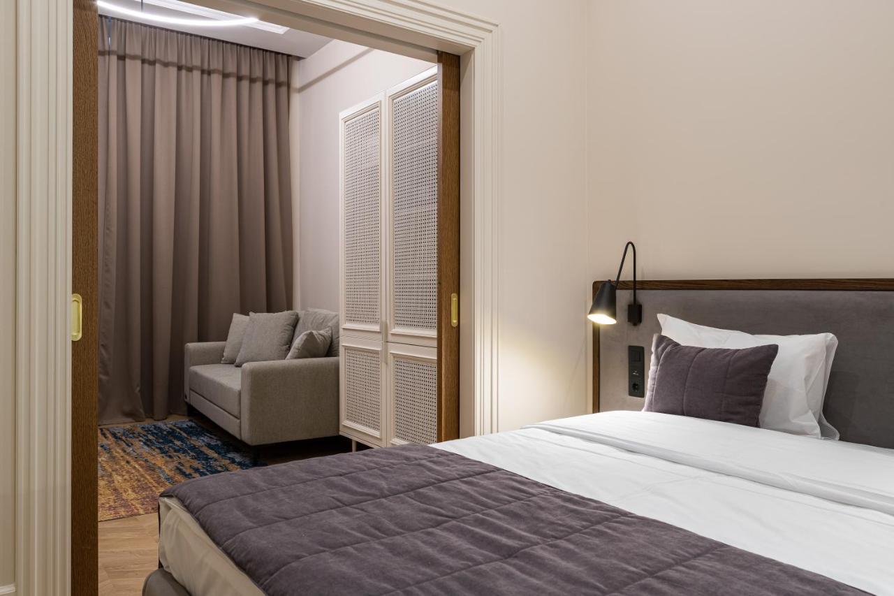 On The Square Hotel ลวีฟ ภายนอก รูปภาพ
